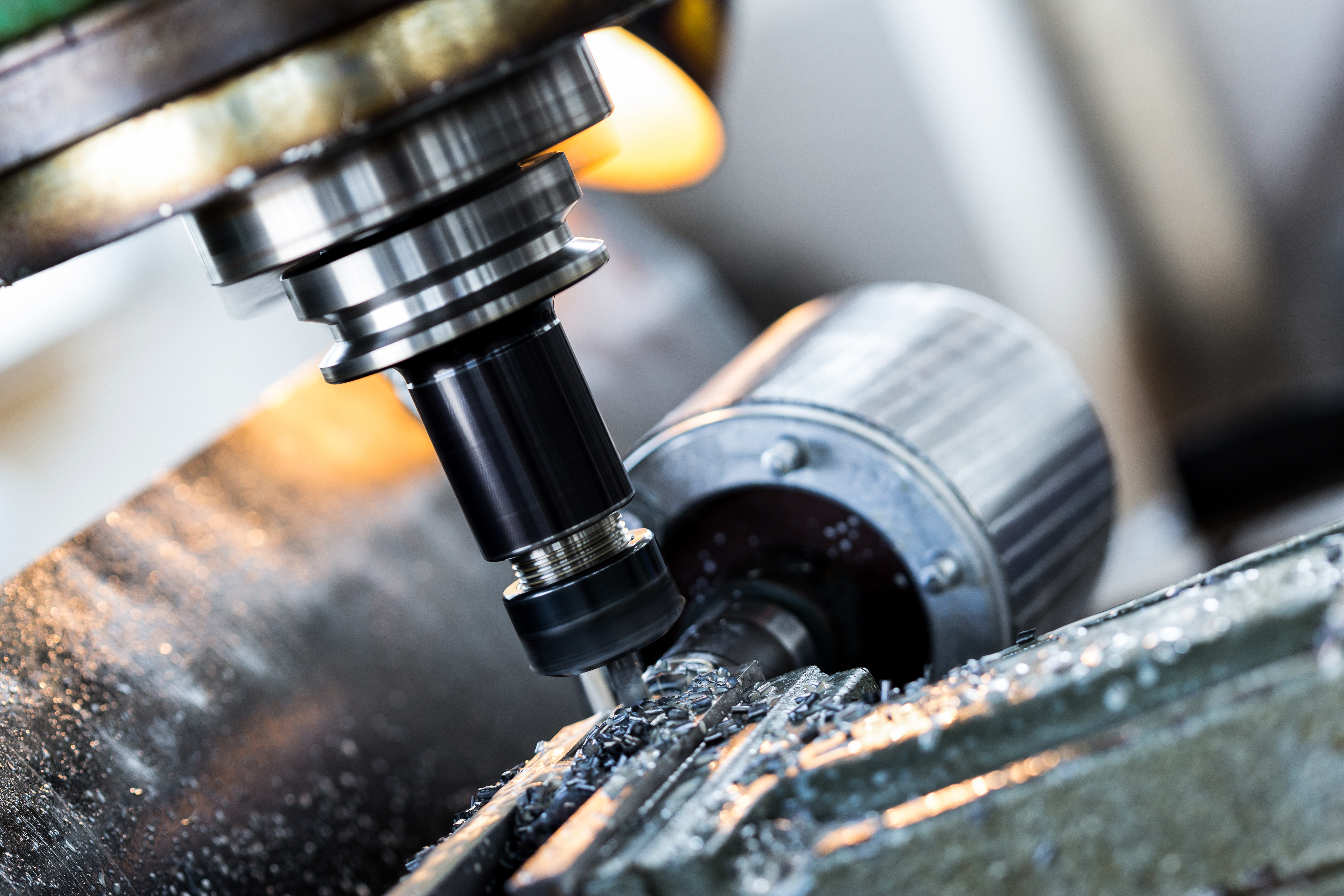 Come gestire correttamente la pulizia dei macchinari industriali e degli impianti